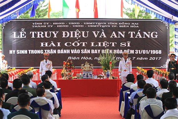 Lễ truy điệu và an táng hài cốt các liệt sỹ hy sinh tại trong trận đánh sân bay Biên Hòa Tết Mậu Thân 1968 được tổ chức tại Nghĩa trang liệt sỹ tỉnh Đồng Nai