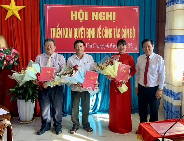 01.12.23 trien khai cong tac can bo.jpg