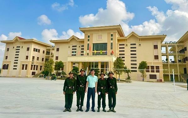 CT huyện thăm tân binh tại Quảng Nam.jpg