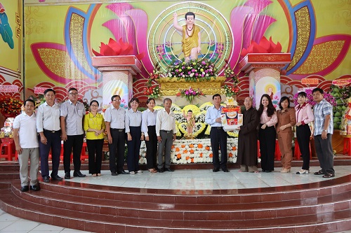 anh tham tang qua.jpg