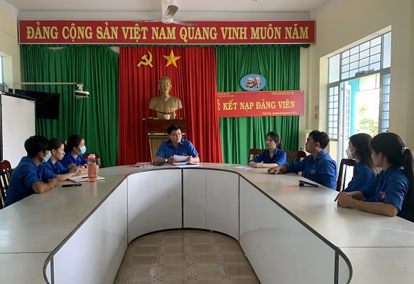 07.11.22 Kiểm tra công tác Đoàn và phong trào thanh thiếu nhi năm 2022 tại Đoàn cơ sở xã Phú Lý (3).jpg