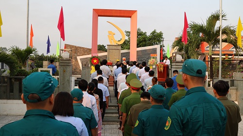 huy 3.2. 2025 dang huong tai bia Binh Phuoc.jpg