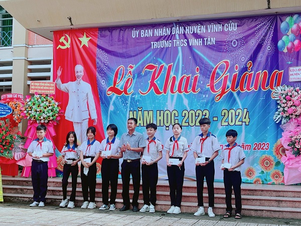 z4670719703392_48a3d286790e4369b22530c294002349.jpg