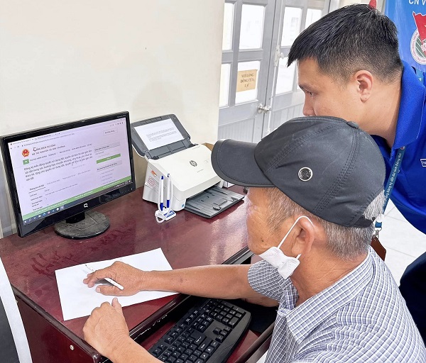 đẩy mạnh tuyên truyền vận động thực hiện chuyển đổi số.jpg